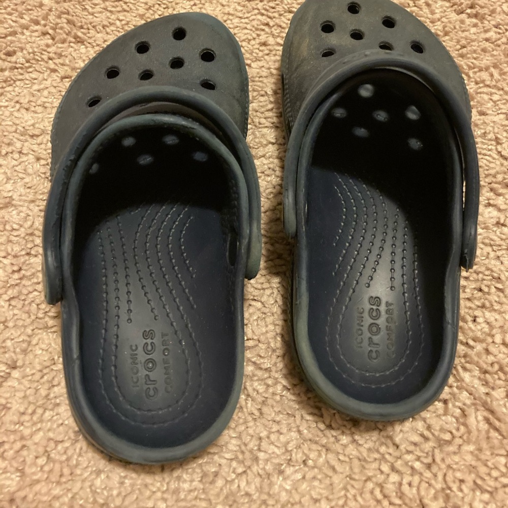 Boys crocs